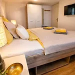 Gemütliches Am Muskauer Park Sauna Zubuchbar Hunde Willkommen Ruhige Lage Apartment *
