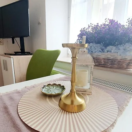 Apartment Gruener Fuerst Mit Sitzecke Im Innenhof & Naehe Park & Erdgeschoss