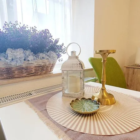 Apartment Gruener Fuerst Mit Sitzecke Im Innenhof & Naehe Park & Erdgeschoss *