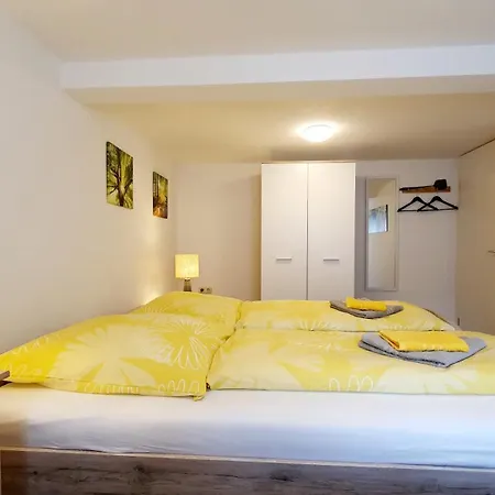 Gruener Fuerst Mit Sitzecke Im Innenhof & Naehe Park & Erdgeschoss Apartment *