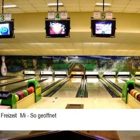 Kleine hübsche Unterkunft in Bad Muskau im EG, Nähe Schloss, Waldeisenbahn, Hermansbad, UNESCO Geopark, Nähe polnischer Markt, Top Lage für Ausflugsziele zum Wandern oder Radfahren *